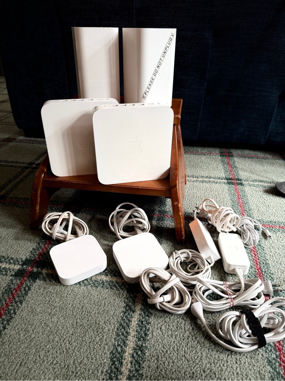 Apple AirPort Extremes and Express base stations - set of 6